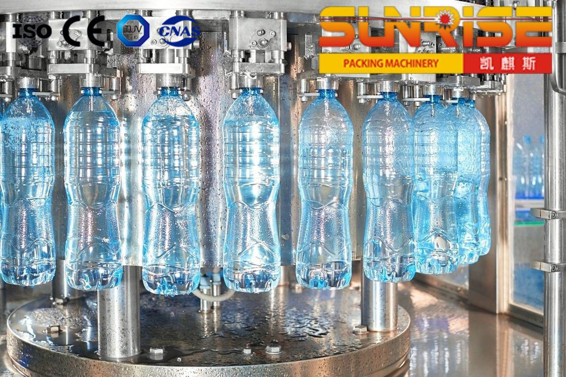 Machine de remplissage de l'eau de bouteille d'ANIMAL FAMILIER de 9000BPH 500ml (KSCGF08B)