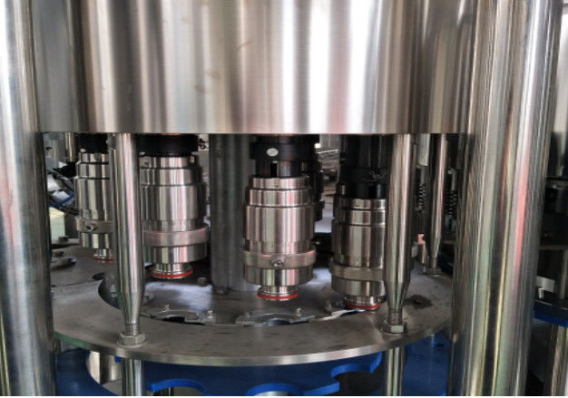 Machine de remplissage de capsulage remplissante de lavage de l'eau minérale de 12000 BPH KSCGF