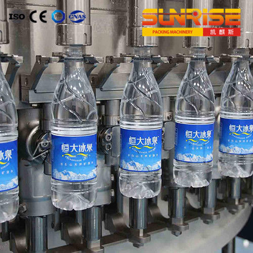 500ml-2000ml Monoblock complet buvant la machine de remplissage de bouteilles pure minérale de l'eau